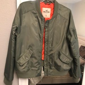 Hollister green puff jacket women’s